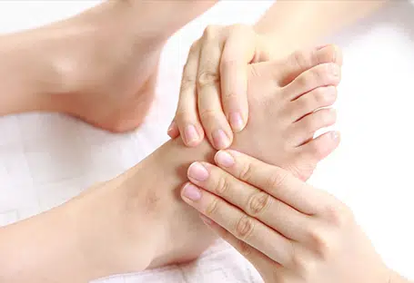Acupressure Treatment in Delhi